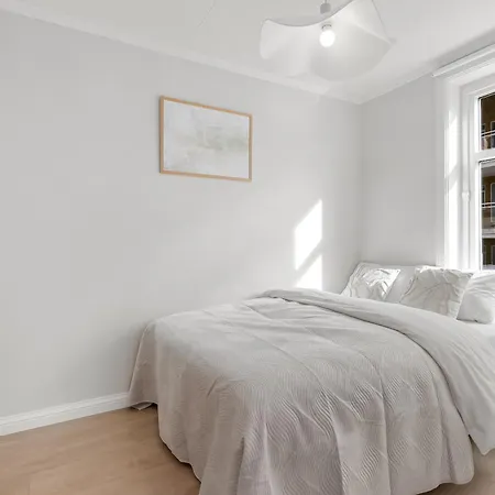 Modern And Stylish In Διαμέρισμα Arendal